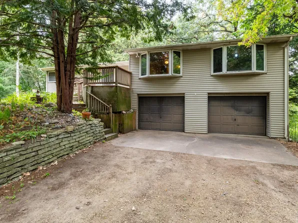 1045 McKnight Rd S, Saint Paul, MN 55119