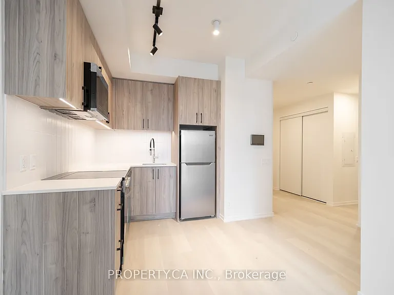 109 Erskine Ave #407 — Photo 6