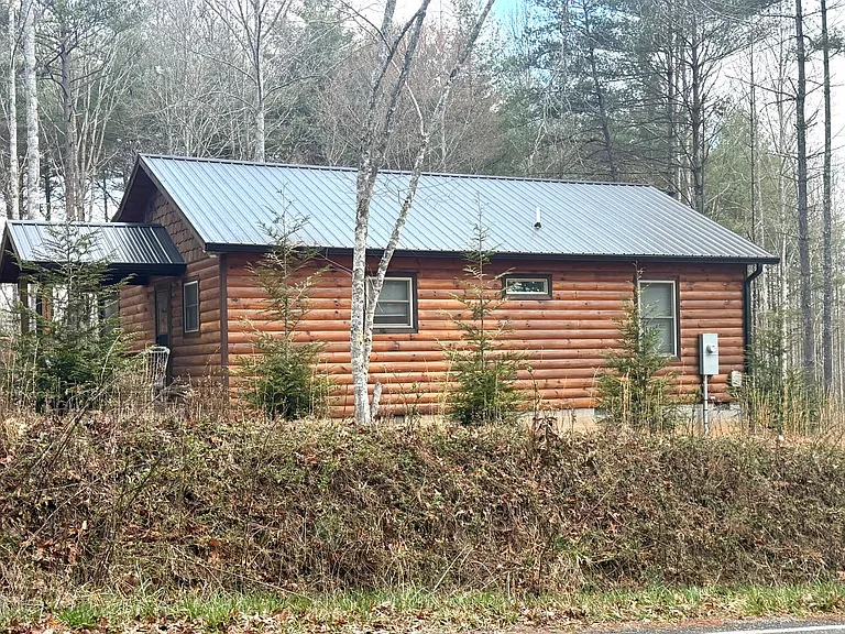1335 Sandy Gap Rd — Photo 1