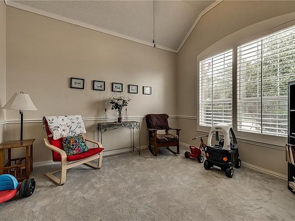 5th image of 7550 Yellowstone Dr
