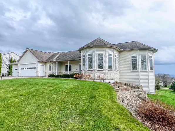 1106 21st St, Baraboo, WI 53913