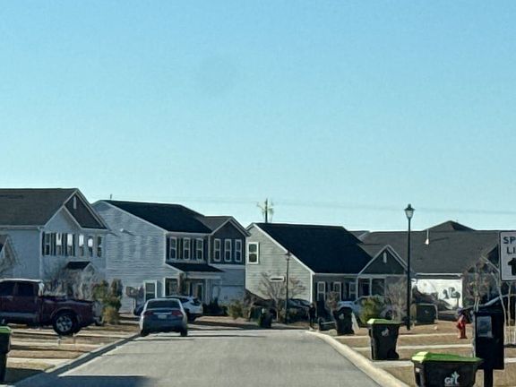 5th image of 304 Angler Ct