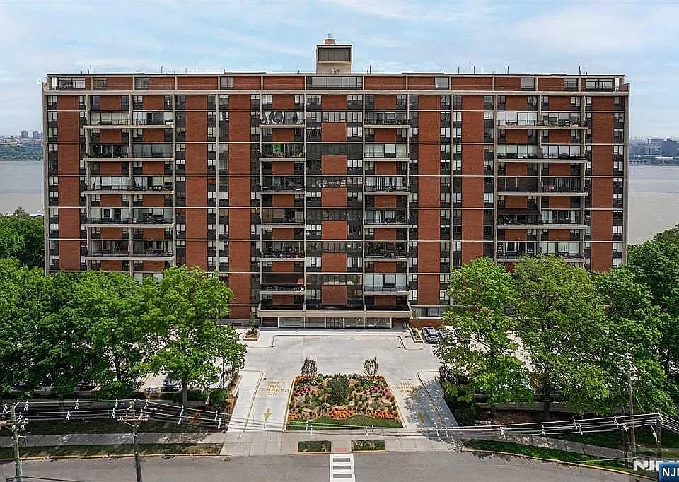 1st image of 4 Horizon Rd APT 1210