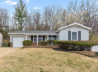 1251 Green Knoll Dr, Fenton, MO