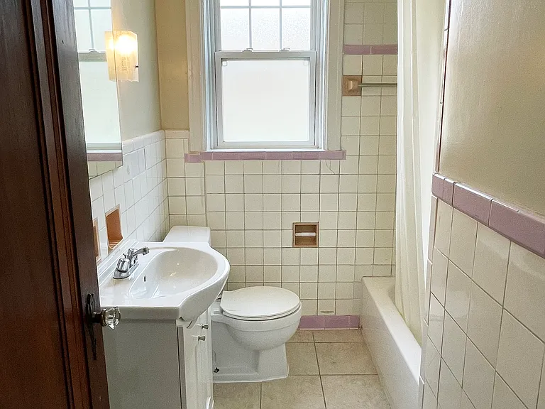 1214 Bellevue Ave — Photo 7