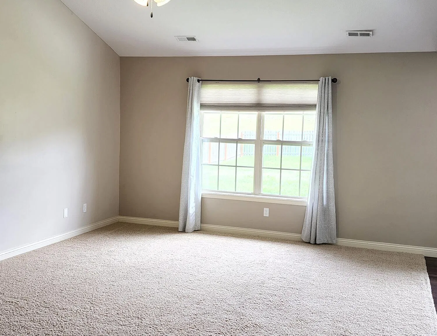 3 bed, 2.0 bath, 1508 sqft, $1,850 — Photo 4