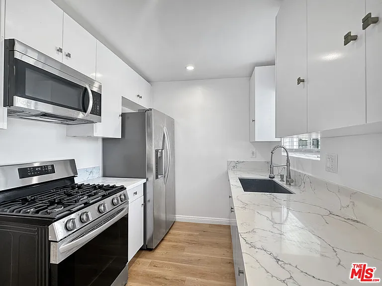 2841 S Sycamore Ave #3 — Photo 7