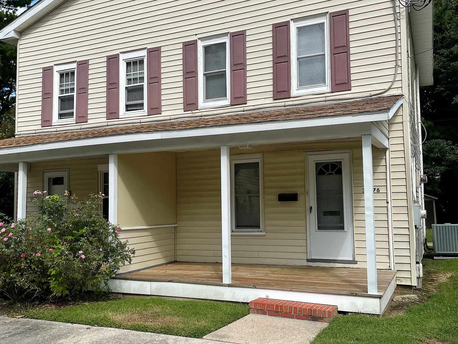 2 bed, 1.5 bath, 1056 sqft, $1,375 — Photo 1