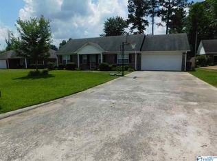 1108 Cottonwood Pl SW, Hartselle, AL 35640