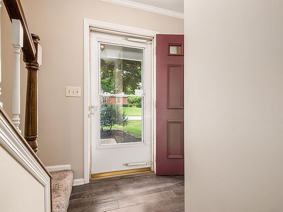 5th image of 172 Stonefence Ln