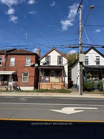 3 bed, $2,195 — Photo 1