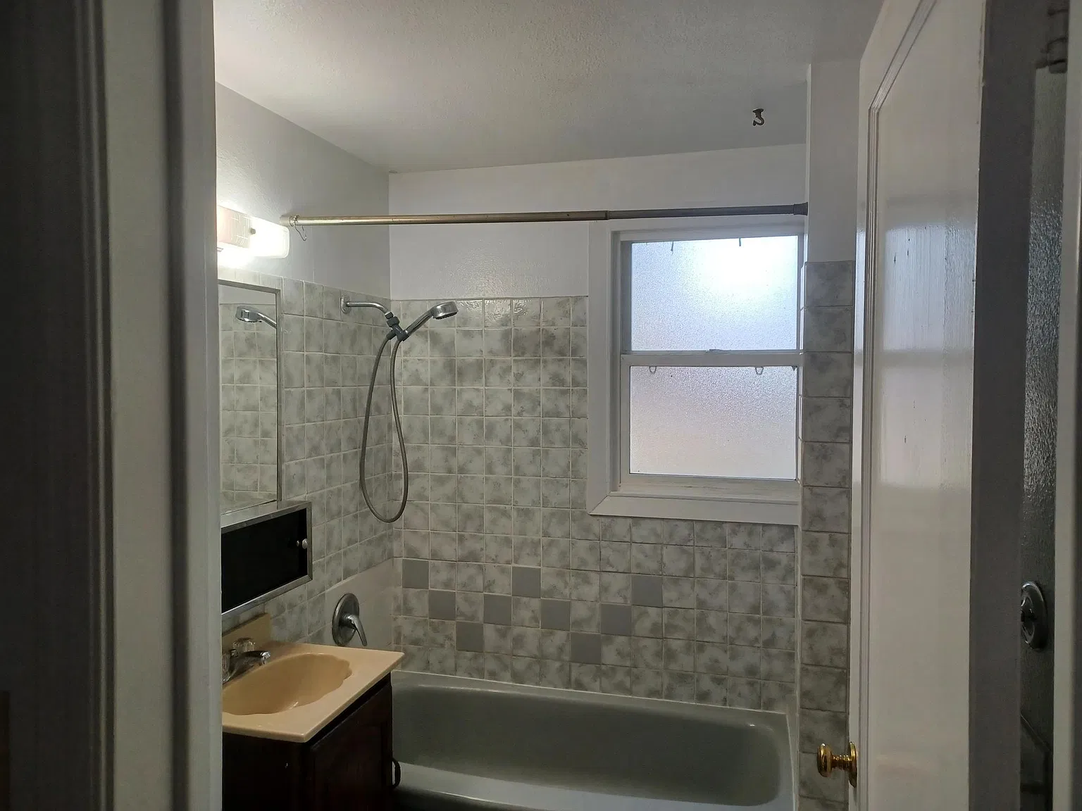 4 bed, 1600 sqft, $1,750 — Photo 4