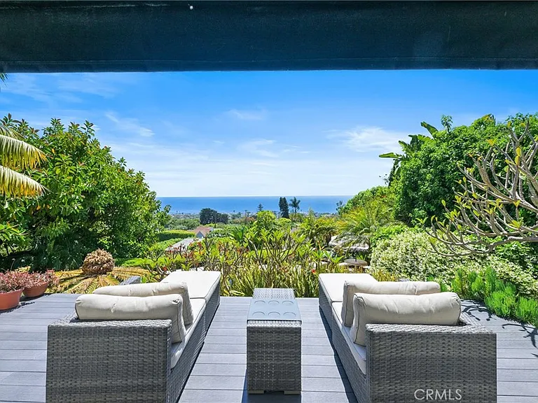 875 Coast View Dr — Photo 16