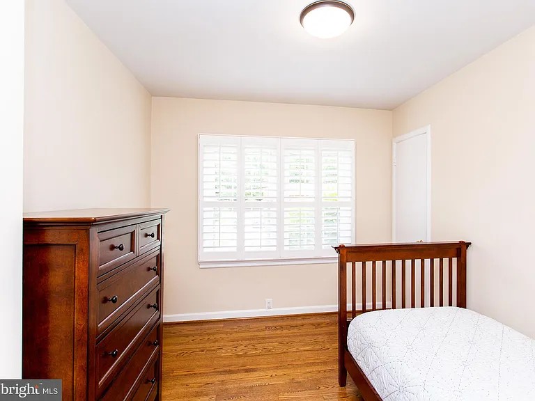 3163 Patrick Henry Dr — Photo 18
