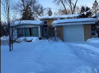 1215 Willow Rd, Winnetka, IL 60093