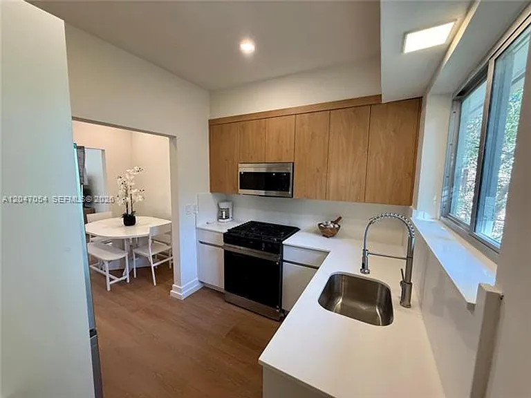1535 West Ave #CU-4 — Photo 10