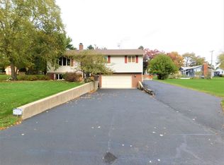 714 Porten Rd, McHenry, IL 60051