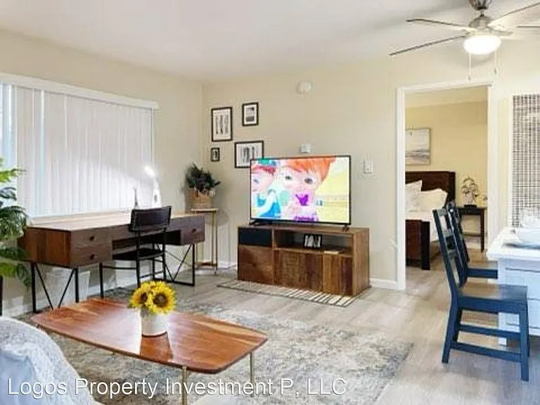 Curtner Apartments — Photo 10
