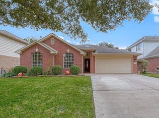 16827 Needle Ridge Ct, Sugar Land, TX 77498