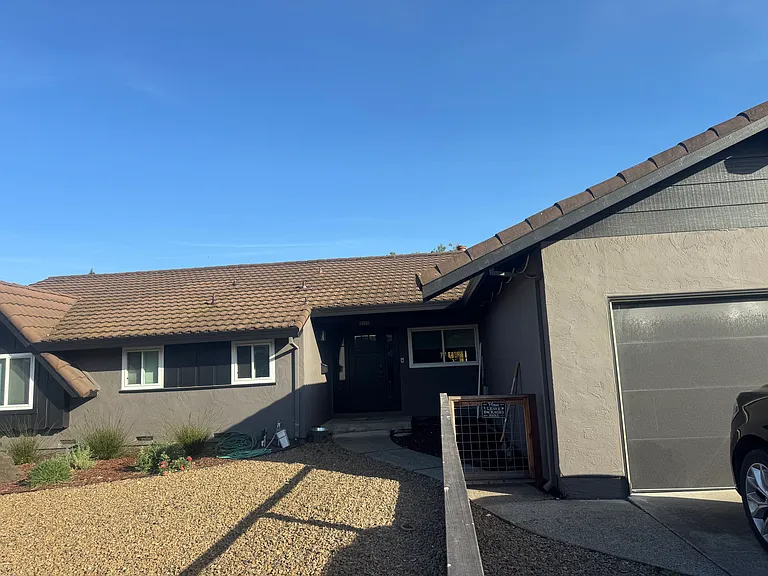 1105 Lanewood Way — Photo 3