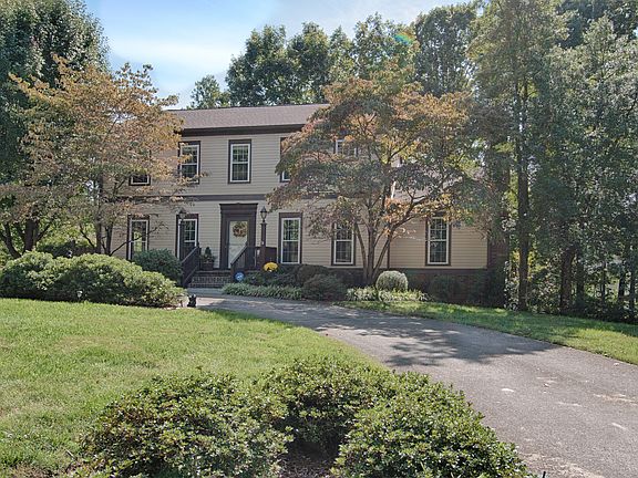 5th image of 1814 Stonebrook Dr