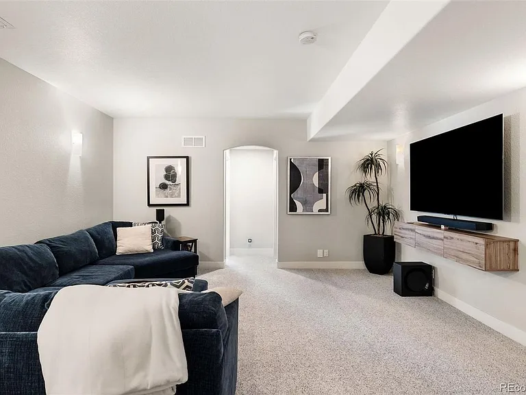 20551 Beekman Pl — Photo 23