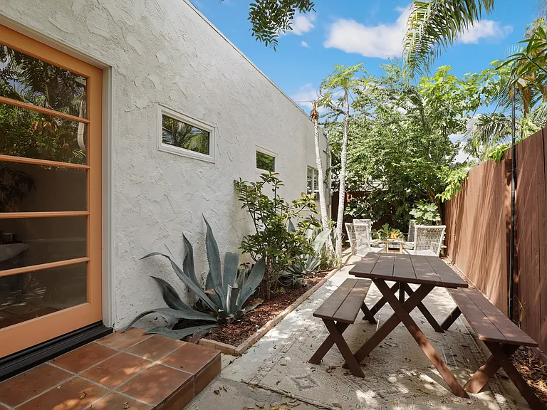 227 N Avenue 50 — Photo 15