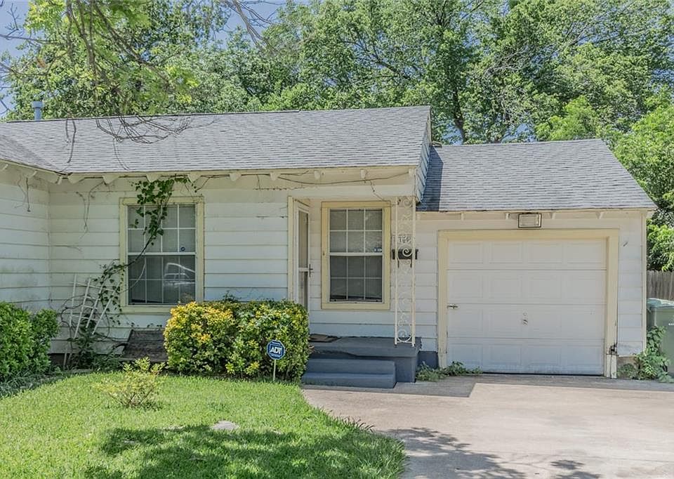 1st image of 1109 Parkway Dr