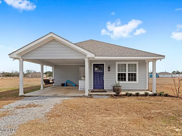 117 Clifton Brown Ln, Lucedale, MS 39452