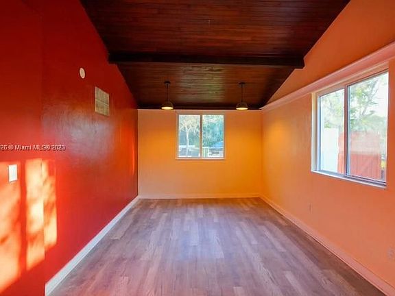 5th image of 1131 NE 129th St #1