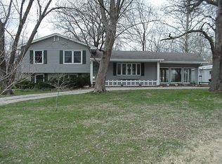 3994 Suburban Ln, Sedalia, MO 65301