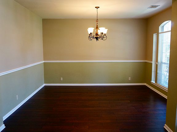 3rd image of 113 Loyola Dr