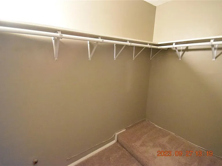 604 Southwood Cv — Photo 38