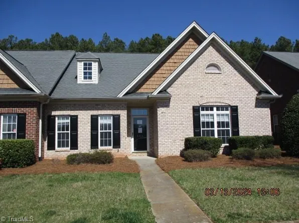 1591 Crestlawn Trl, Pfafftown, NC 27040