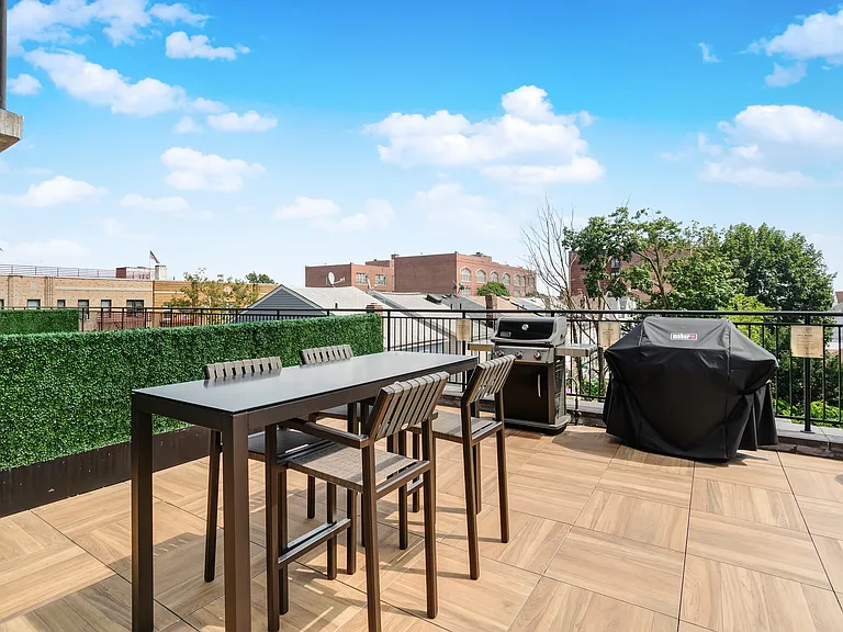 17802 Hillside Ave #313 — Photo 14