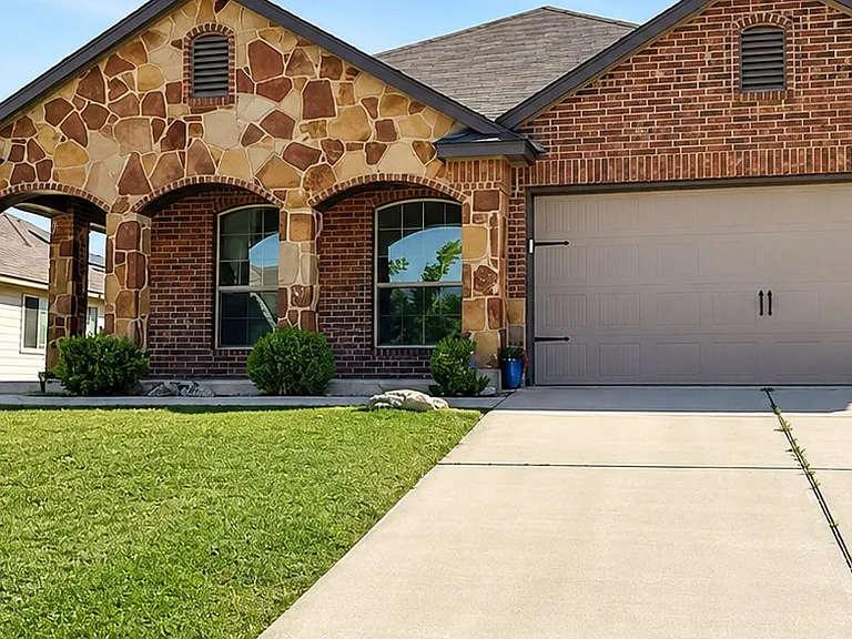 1617 Lubbock Dr — Photo 1