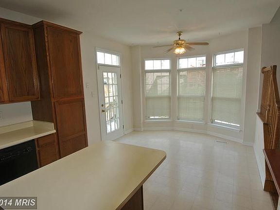 4th image of 432 Amelanchier Ct