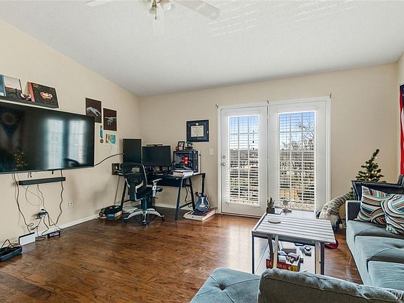 2nd image of 120 15th St E APT 220