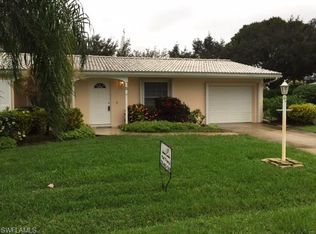 4 Lanai Cir, Naples, FL 34112