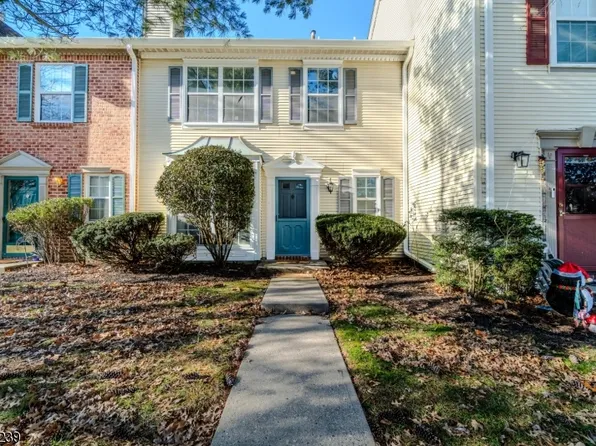 10 Townsend Ct, Franklin Twp., NJ 08823