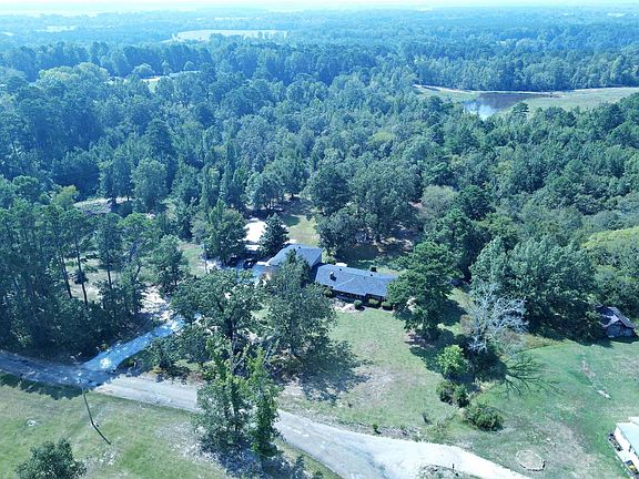 4th image of 800 Horseshoe Ln