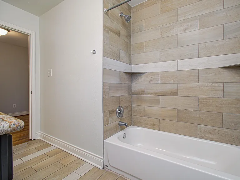 1417 Longhorn Dr — Photo 23