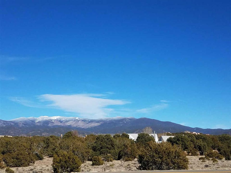 1st image of 17 Camino De Los Montoyas