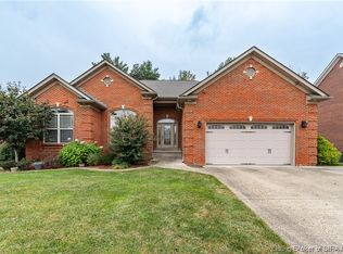 3807 Muirfield Dr, New Albany, IN 47150