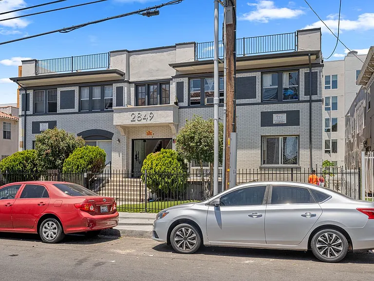 2849 San Marino St #110 — Photo 2