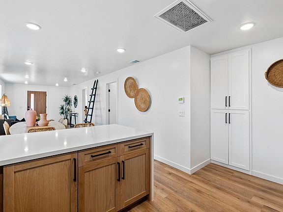 3rd image of 4009 Alabama St
