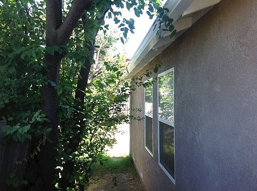5th image of 858 S 46th St