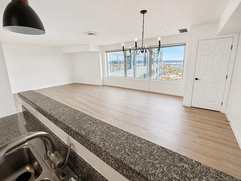 3201 Pacific Ave #907 — Photo 22