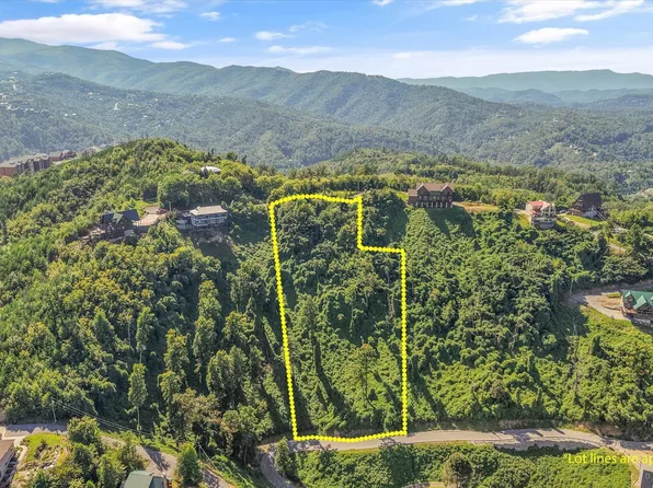 616 Kings Way, Gatlinburg, TN 37738