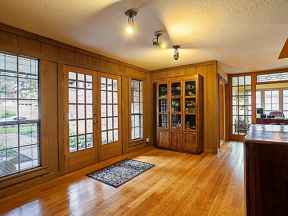 4th image of 5975 Bicentennial Ln